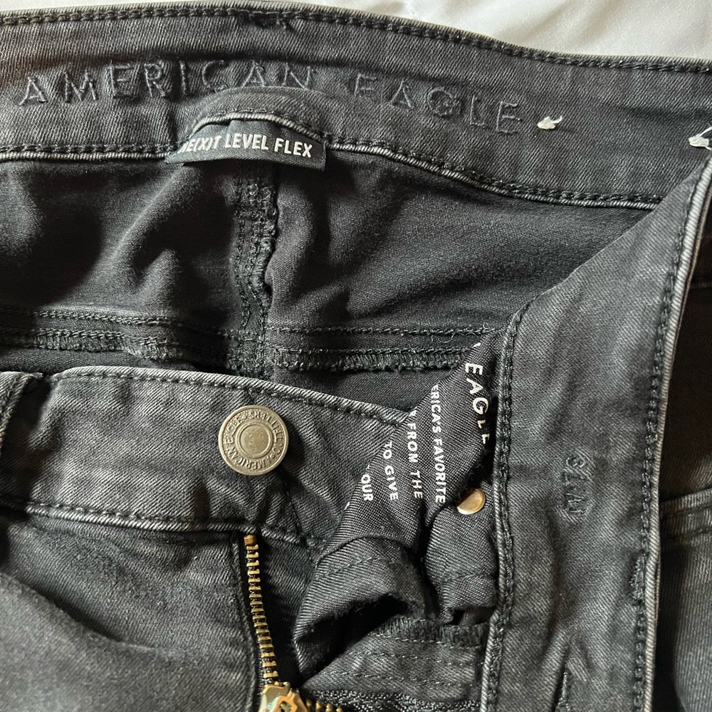Men’s black AMERICAN EAGLE slim flex jeans- destroyed style 30x30